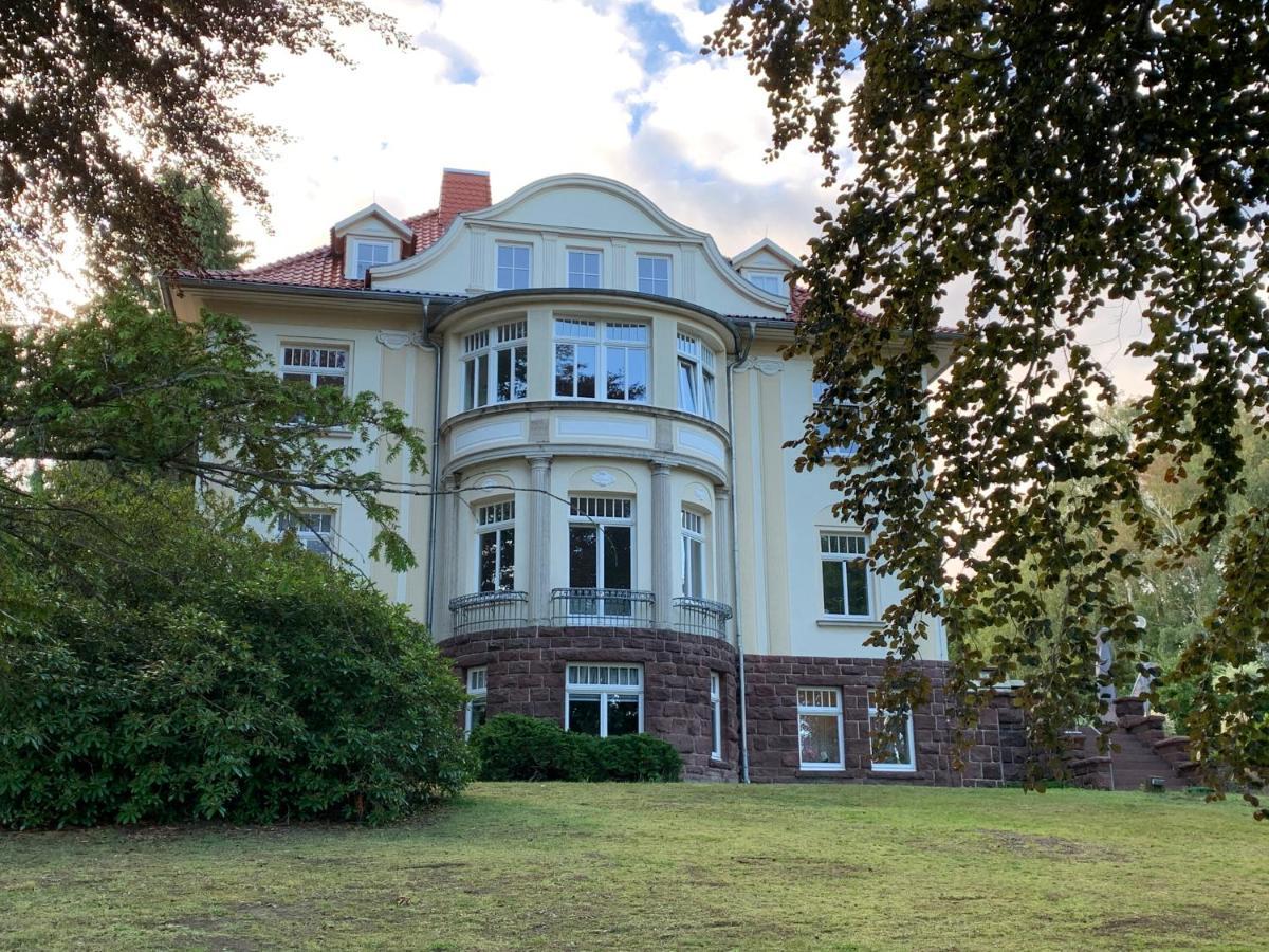 Ferienwohnung Residenz im Park Friedrichroda Exterior foto
